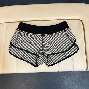 Lululemon run speed shorts size 6